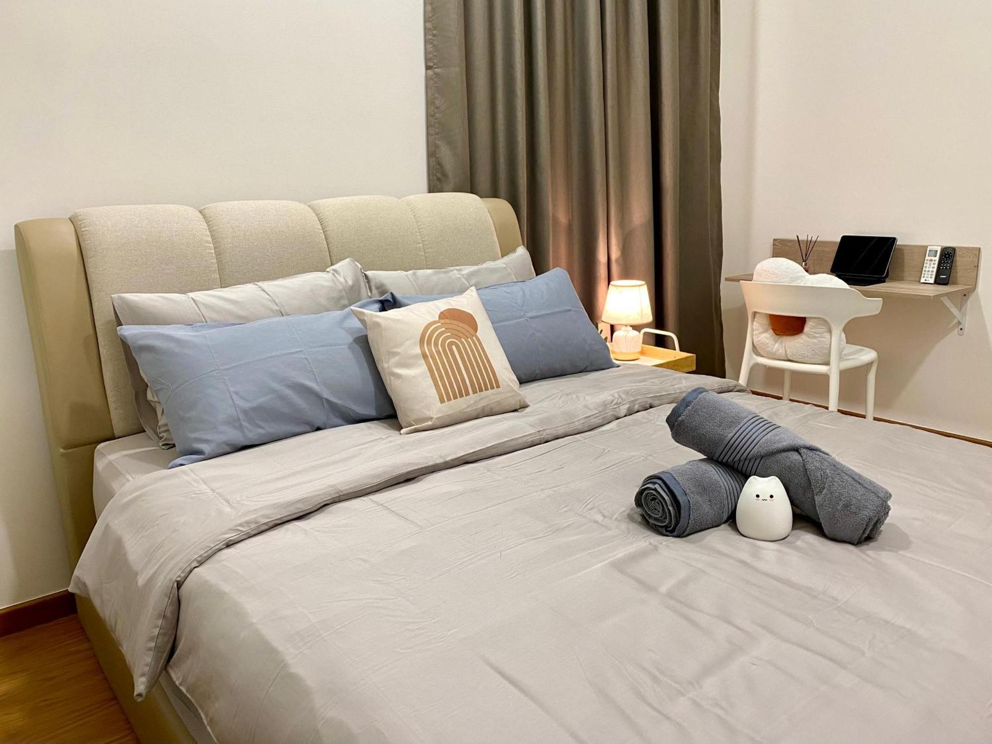 Beacon Executive Suite By Staycation Homestay George Town Bagian luar foto